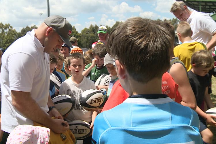 Classic Wallabies run kids clinic in Orange 