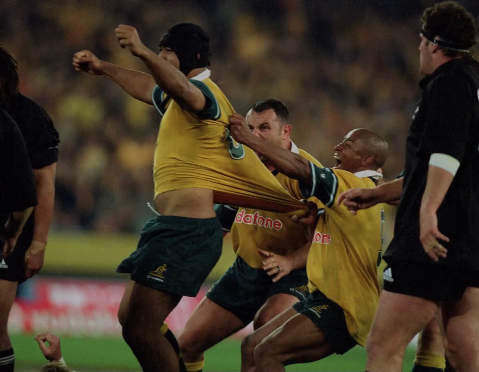 Toutai Kefu try vs. New Zealand 2001